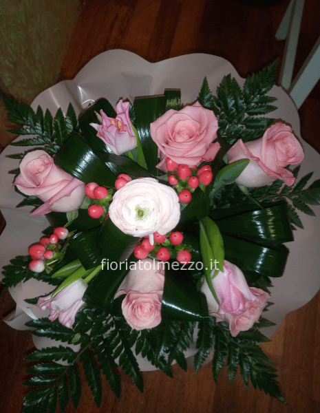 Bouquet in rosa a partire da